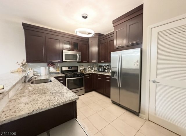 102 E Elizabeth Ave 412, Linden City, NJ 07036