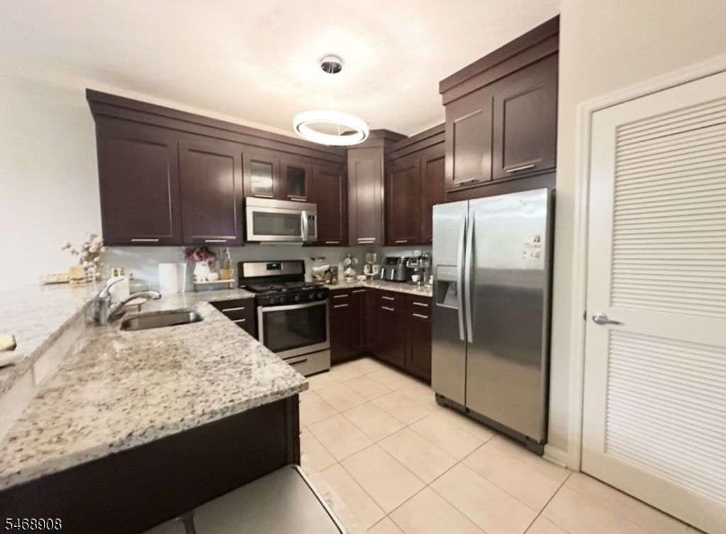 102 E Elizabeth Ave 412, Linden City, NJ 07036 — photo 2