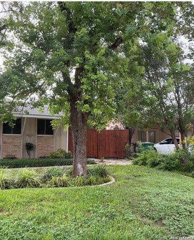 8306 Staton Dr, San Antonio, TX 78224