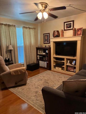 8306 Staton Dr, San Antonio, TX 78224