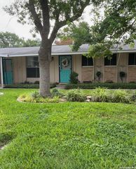 8306 Staton Dr, San Antonio, TX 78224