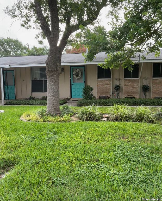 8306 Staton Dr, San Antonio, TX 78224