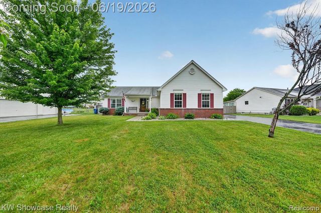 8196 Loon Lane, Grand Blanc, MI 48439