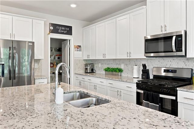 677 Magnolia Drive, Dawsonville, GA 30534