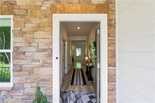 677 Magnolia Drive, Dawsonville, GA 30534