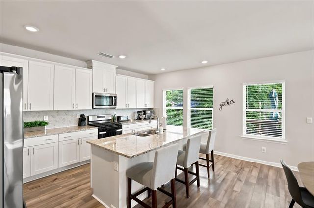 677 Magnolia Drive, Dawsonville, GA 30534