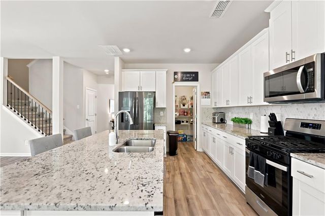 677 Magnolia Drive, Dawsonville, GA 30534