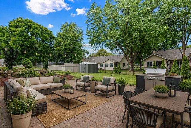 3749 Goodwin Court N, Oakdale, MN 55128