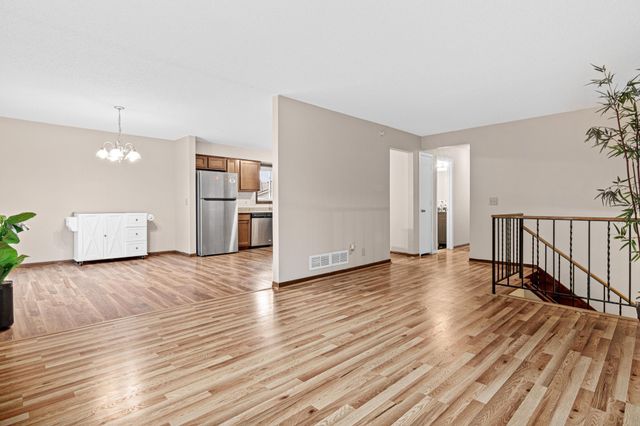 3749 Goodwin Court N, Oakdale, MN 55128