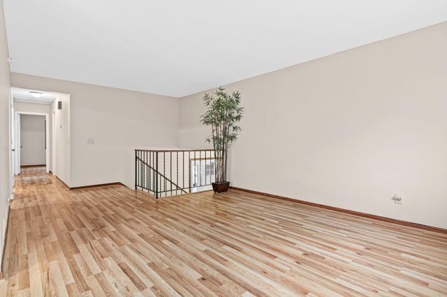 3749 Goodwin Court N, Oakdale, MN 55128