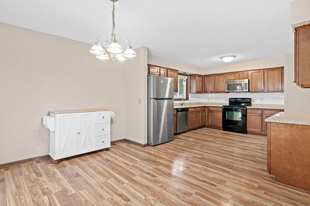 3749 Goodwin Court N, Oakdale, MN 55128