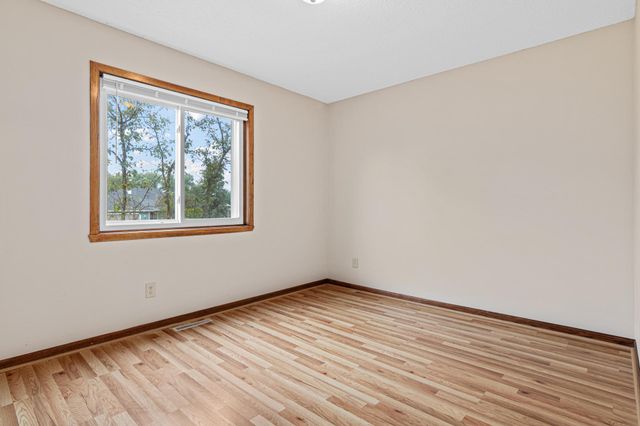 3749 Goodwin Court N, Oakdale, MN 55128