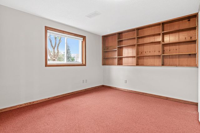 3749 Goodwin Court N, Oakdale, MN 55128