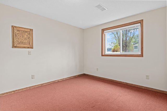 3749 Goodwin Court N, Oakdale, MN 55128