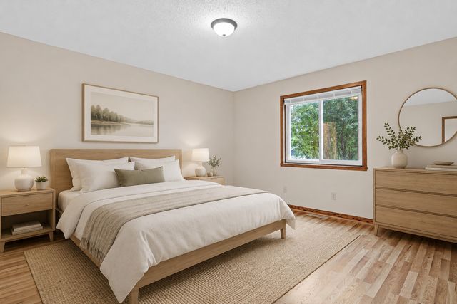 3749 Goodwin Court N, Oakdale, MN 55128
