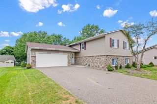 3749 Goodwin Court N, Oakdale, MN 55128