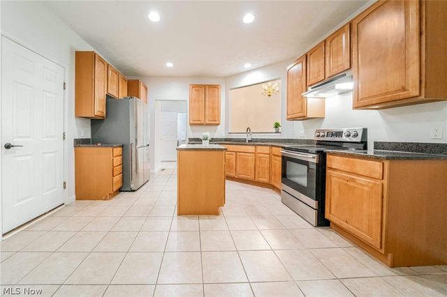 4977 Lake View Drive, Peninsula, OH 44264