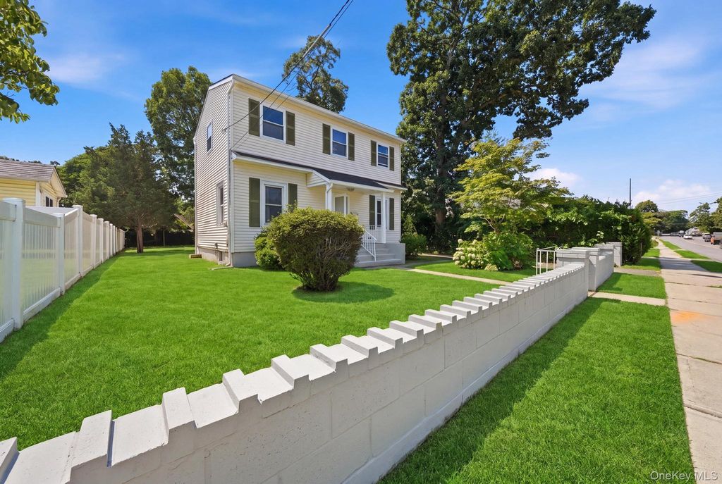 50 Bittermint Street, Islip, NY 11751