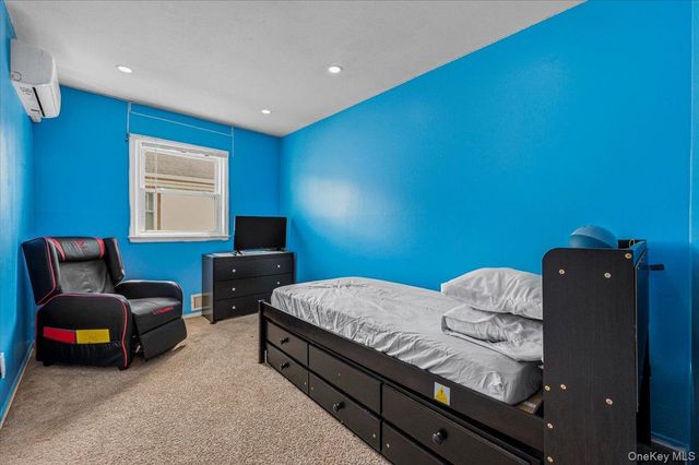 25733 149th Road, Rosedale, NY 11422