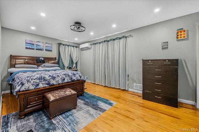 25733 149th Road, Rosedale, NY 11422