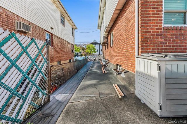 25733 149th Road, Rosedale, NY 11422