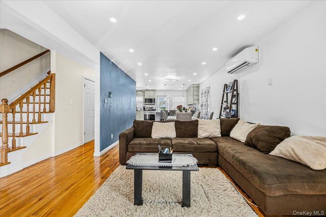 25733 149th Road, Rosedale, NY 11422