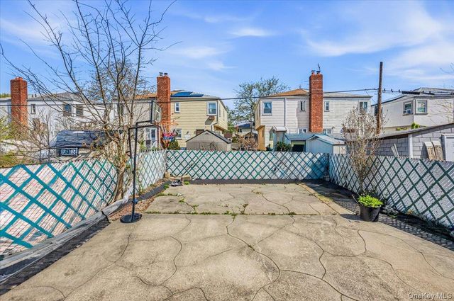 25733 149th Road, Rosedale, NY 11422