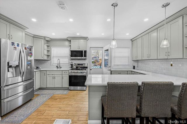 25733 149th Road, Rosedale, NY 11422