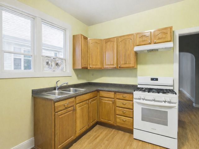 2125 N STAVE Street, Chicago, IL 60647