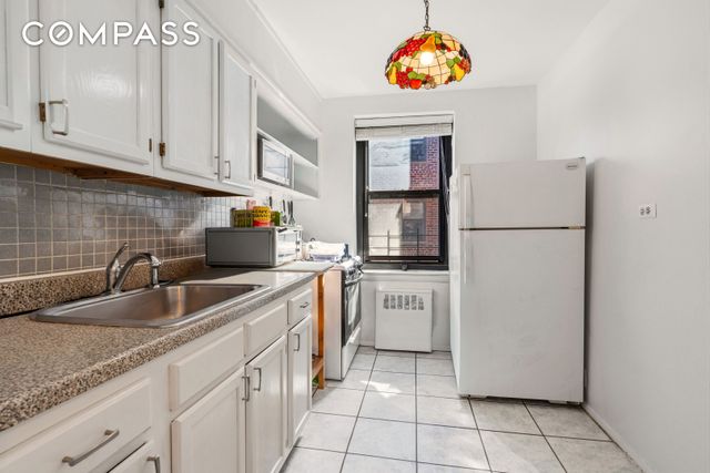 3240 91st St Apt 510, New York City, NY 11369