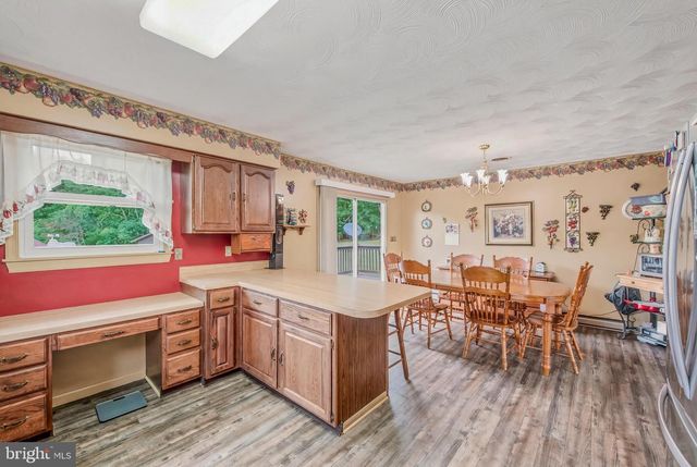 12822 WINCHESTER GRADE RD, Berkeley Springs, WV 25411