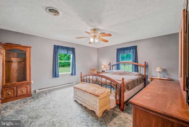12822 WINCHESTER GRADE RD, Berkeley Springs, WV 25411