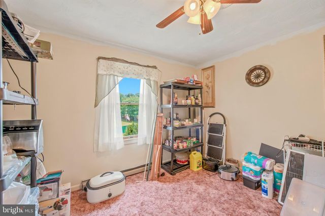12822 WINCHESTER GRADE RD, Berkeley Springs, WV 25411