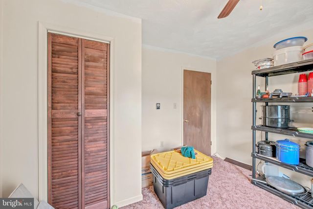 12822 WINCHESTER GRADE RD, Berkeley Springs, WV 25411
