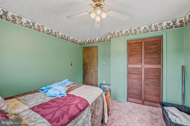 12822 WINCHESTER GRADE RD, Berkeley Springs, WV 25411