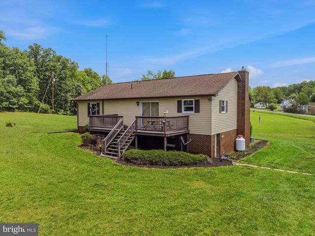 12822 WINCHESTER GRADE RD, Berkeley Springs, WV 25411