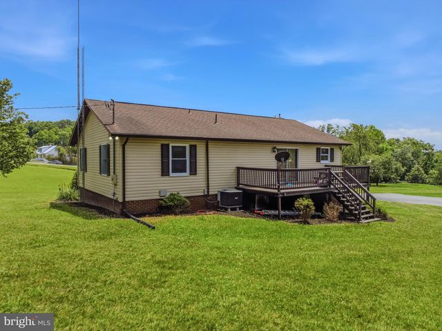 12822 WINCHESTER GRADE RD, Berkeley Springs, WV 25411