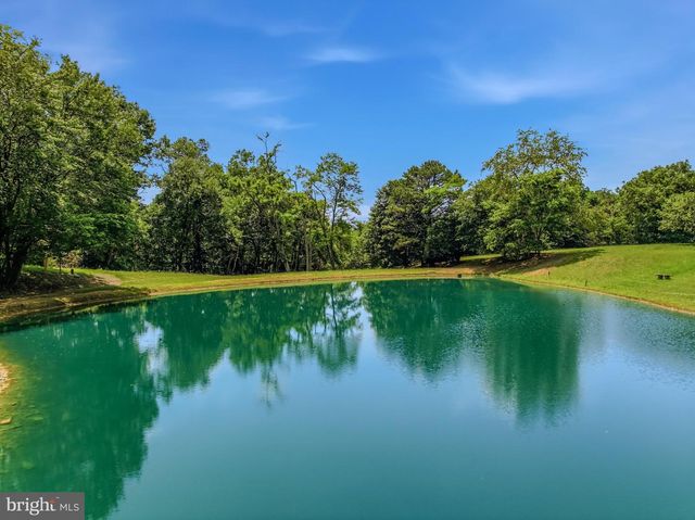 12822 WINCHESTER GRADE RD, Berkeley Springs, WV 25411