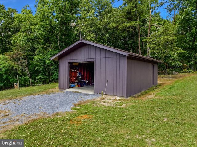 12822 WINCHESTER GRADE RD, Berkeley Springs, WV 25411