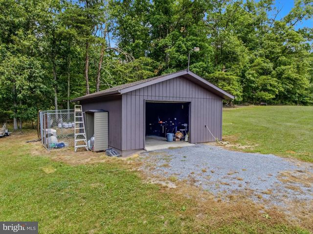 12822 WINCHESTER GRADE RD, Berkeley Springs, WV 25411