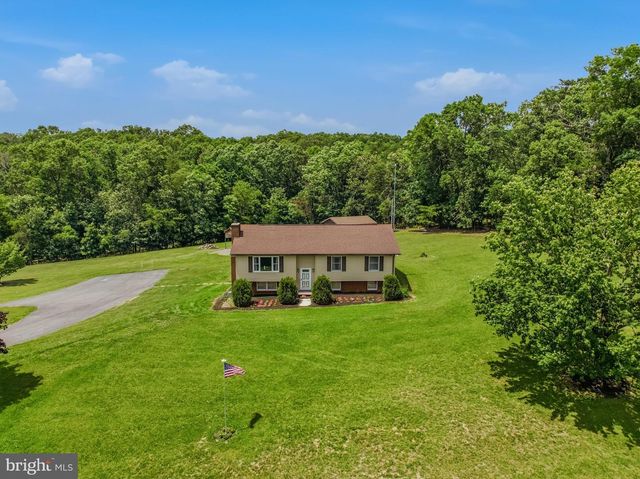 12822 WINCHESTER GRADE RD, Berkeley Springs, WV 25411