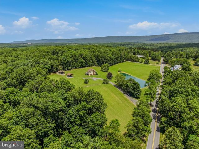 12822 WINCHESTER GRADE RD, Berkeley Springs, WV 25411