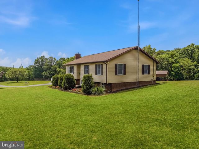 12822 WINCHESTER GRADE RD, Berkeley Springs, WV 25411