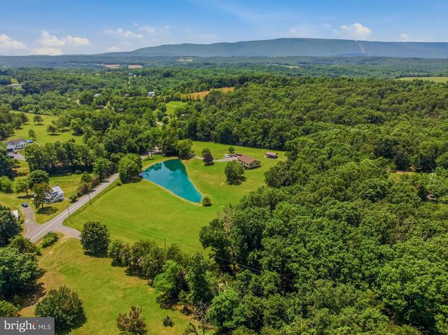12822 WINCHESTER GRADE RD, Berkeley Springs, WV 25411