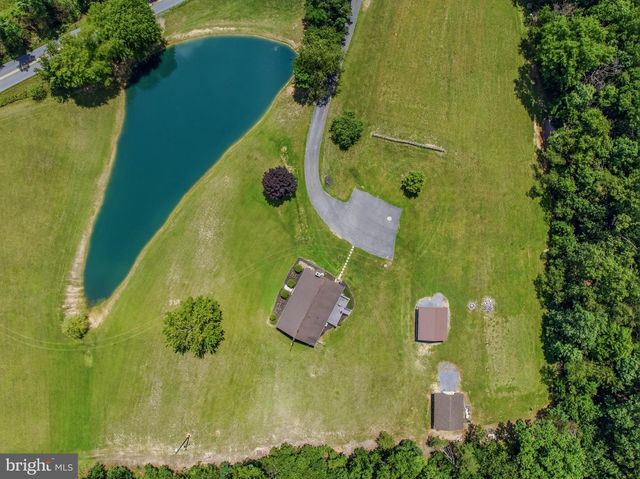 12822 WINCHESTER GRADE RD, Berkeley Springs, WV 25411