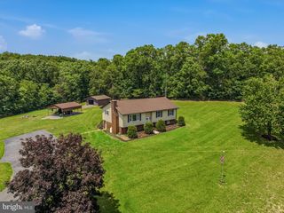 12822 WINCHESTER GRADE RD, Berkeley Springs, WV 25411