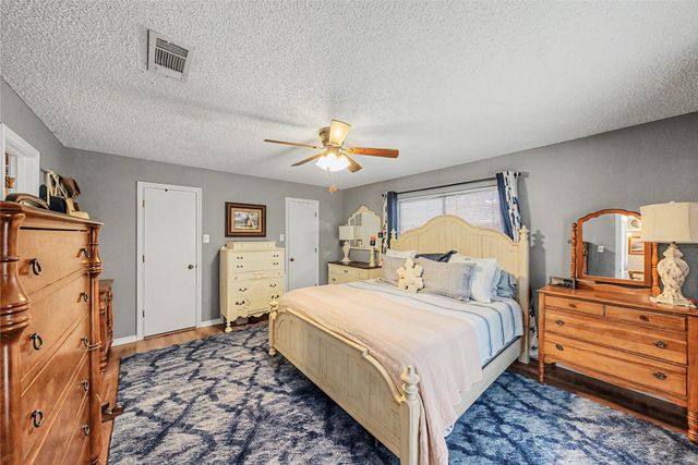 1810 Lakeside Drive, Arlington, TX 76013