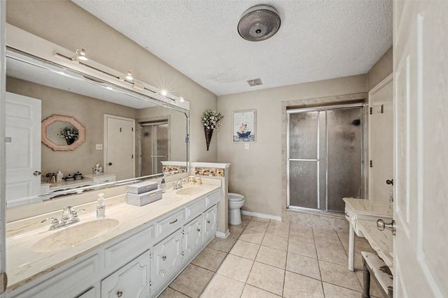 1810 Lakeside Drive, Arlington, TX 76013