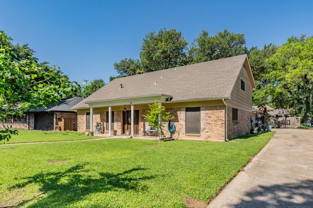 1810 Lakeside Drive, Arlington, TX 76013