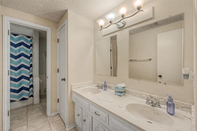 1810 Lakeside Drive, Arlington, TX 76013